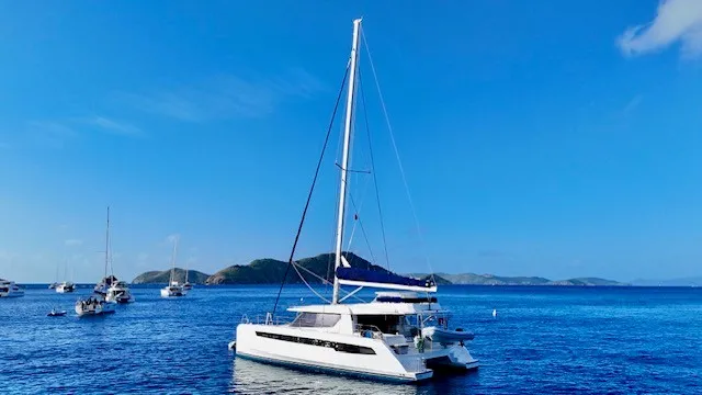 Moorings 5000 Good Vibrations — fotografia jachty 2