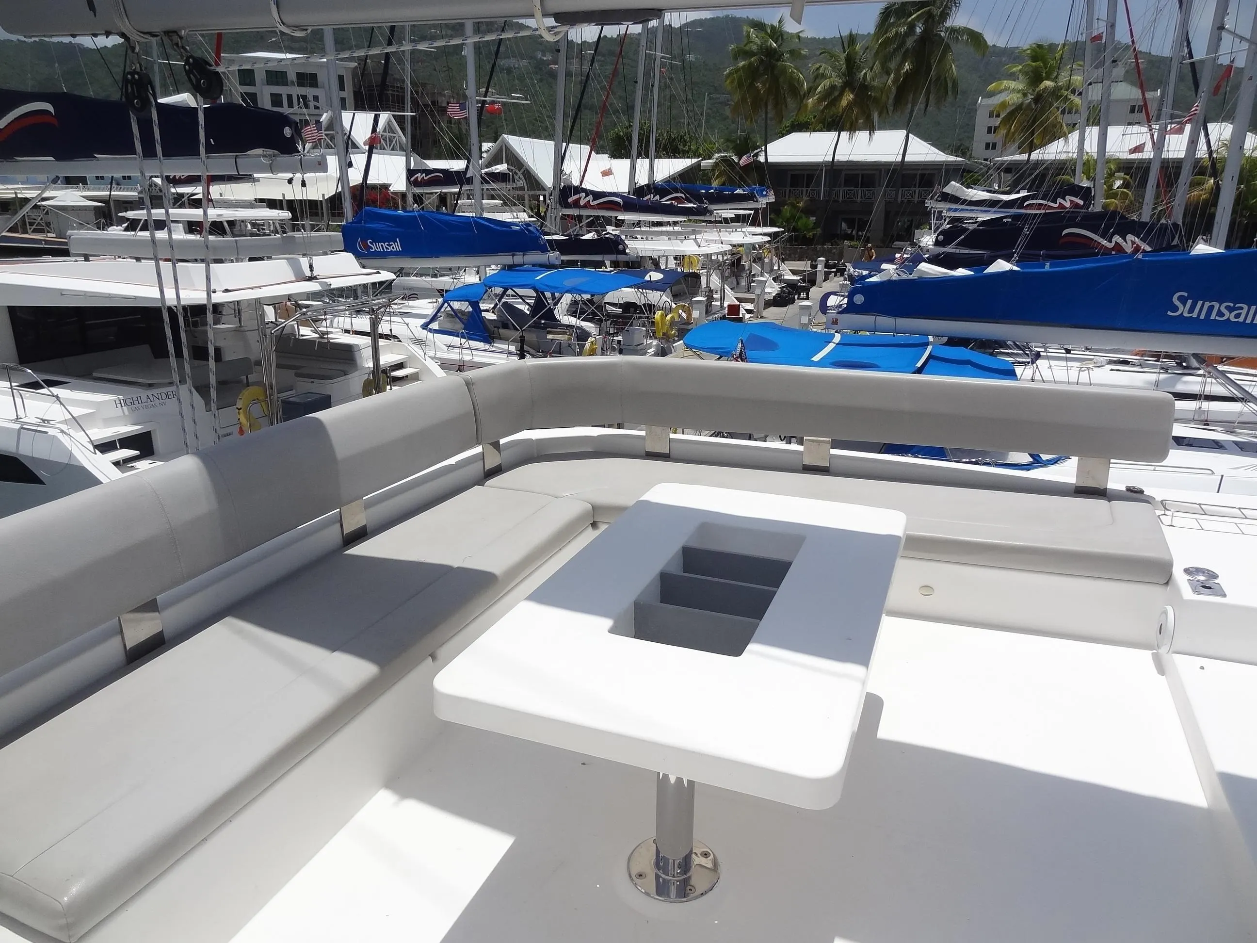 Moorings 5000 Good Vibrations — fotografia jachty 23