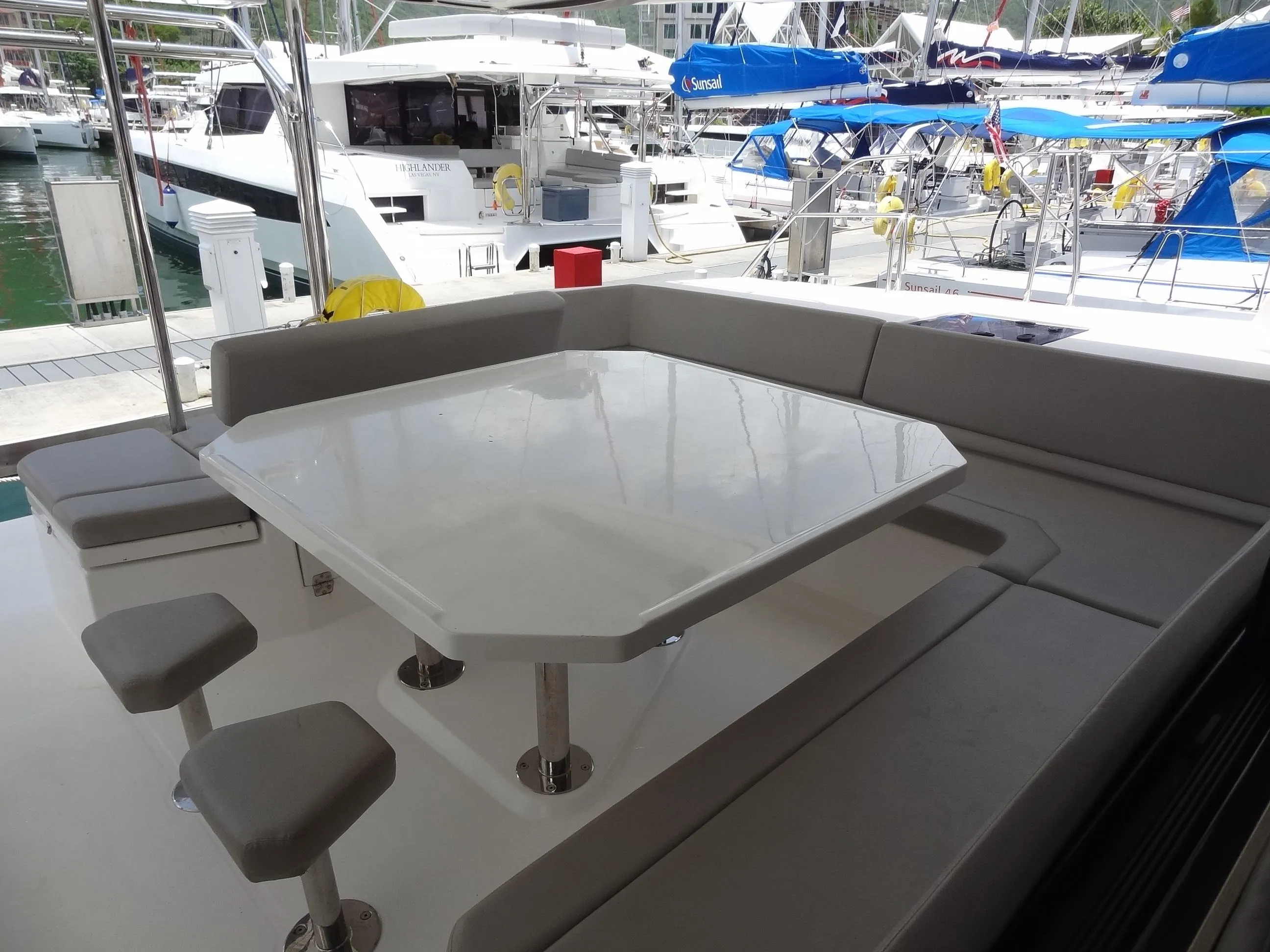 Moorings 5000 Good Vibrations — fotografia jachty 11