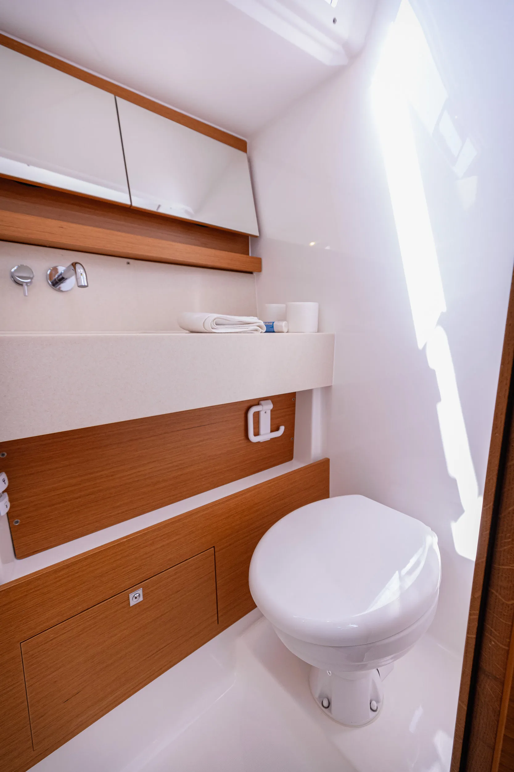 Dufour 470 Angelique — yacht photo 9