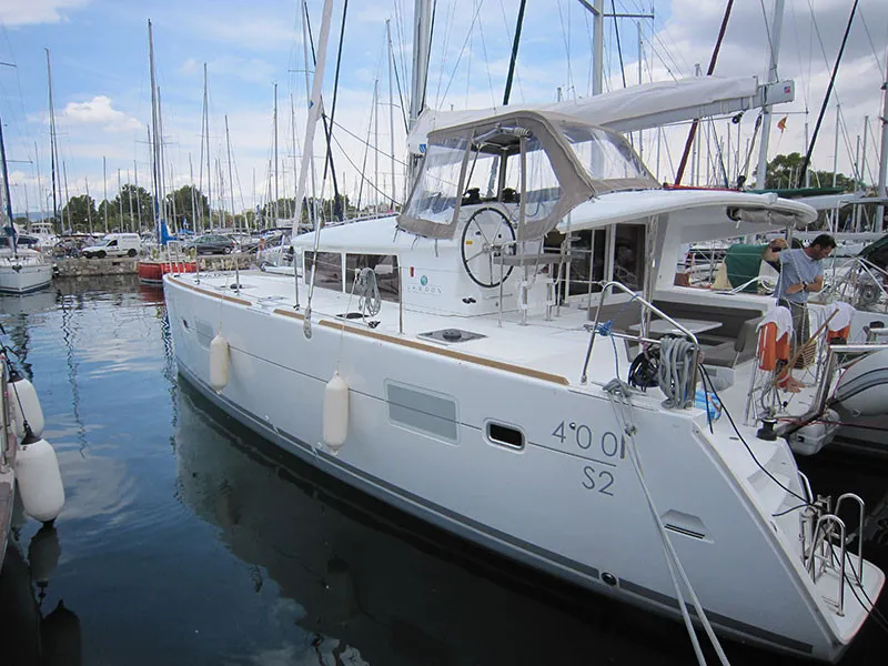 Lagoon 400 S2 Emerald Seas — фотография яхты 4