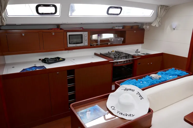 Oceanis 50 Promise — Yachtfoto 4