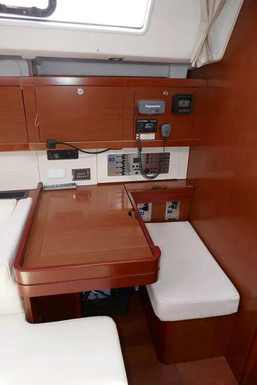 Oceanis 50 Promise — Yachtfoto 3