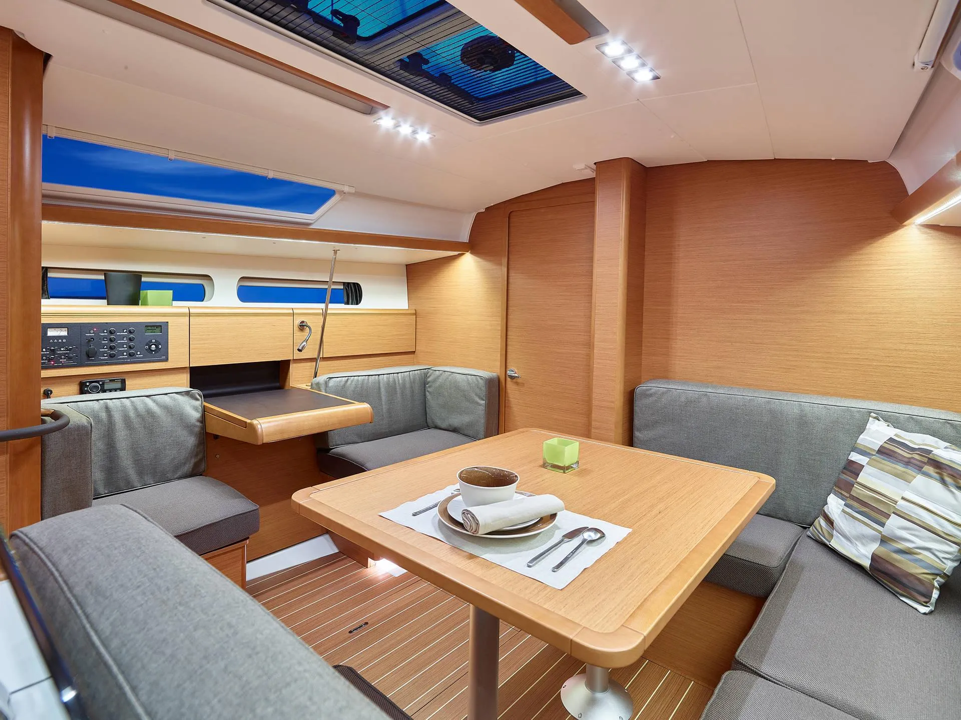 Sun Odyssey 419 Kinthia — фотография яхты 9