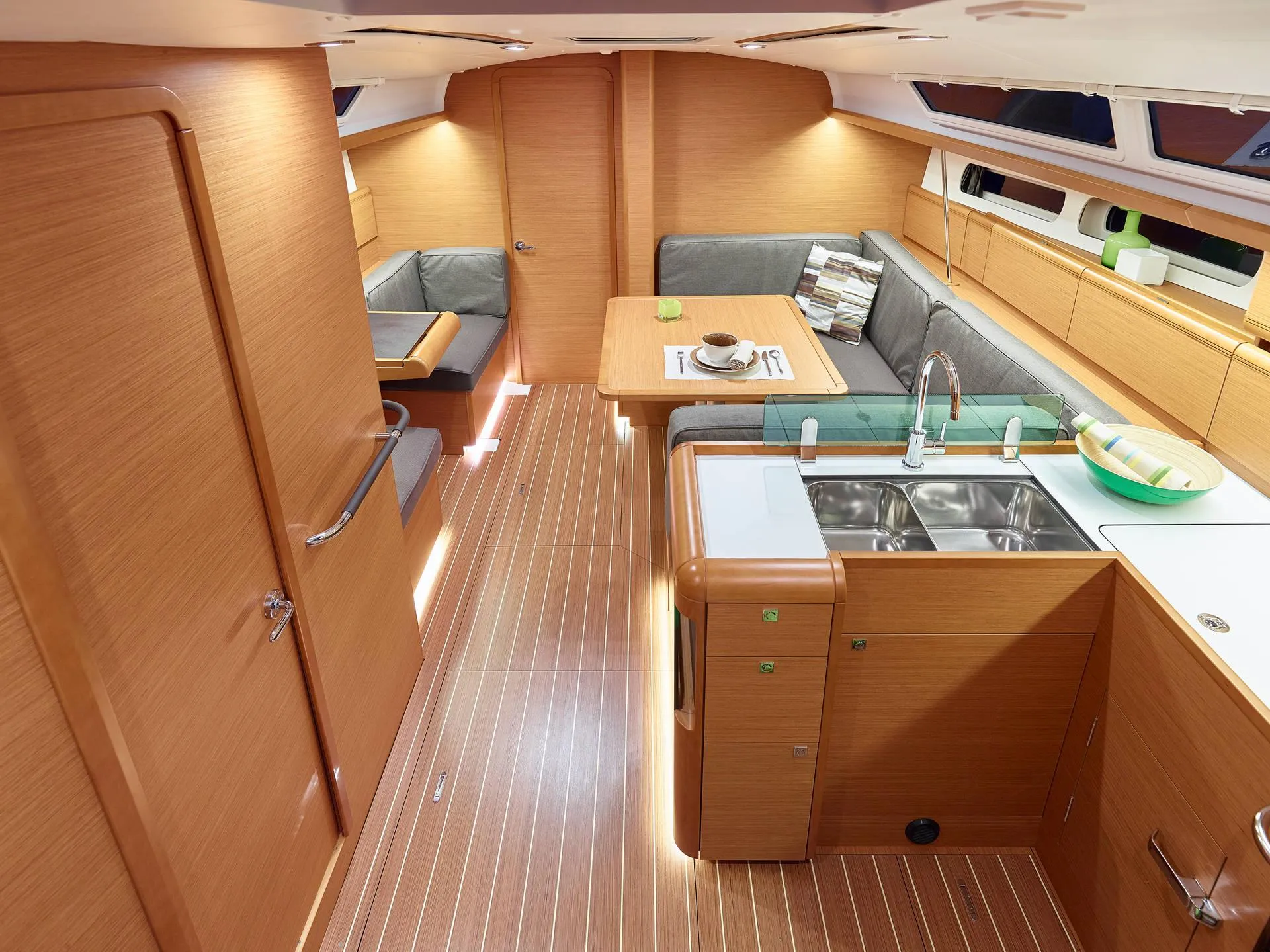 Sun Odyssey 419 Kinthia — фотография яхты 3