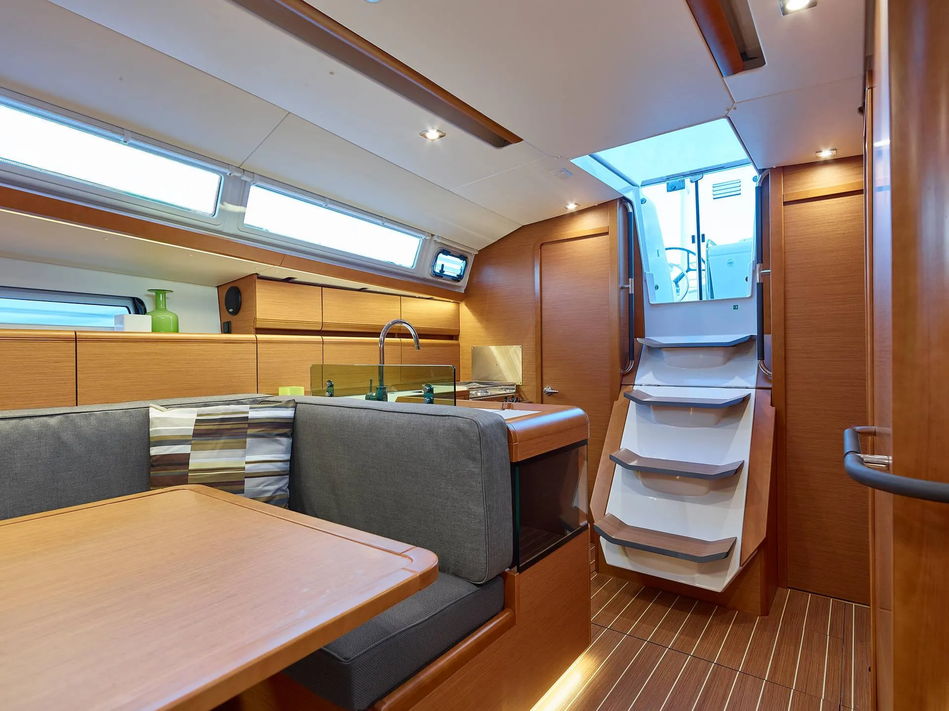 Sun Odyssey 419 Kinthia — фотография яхты 6