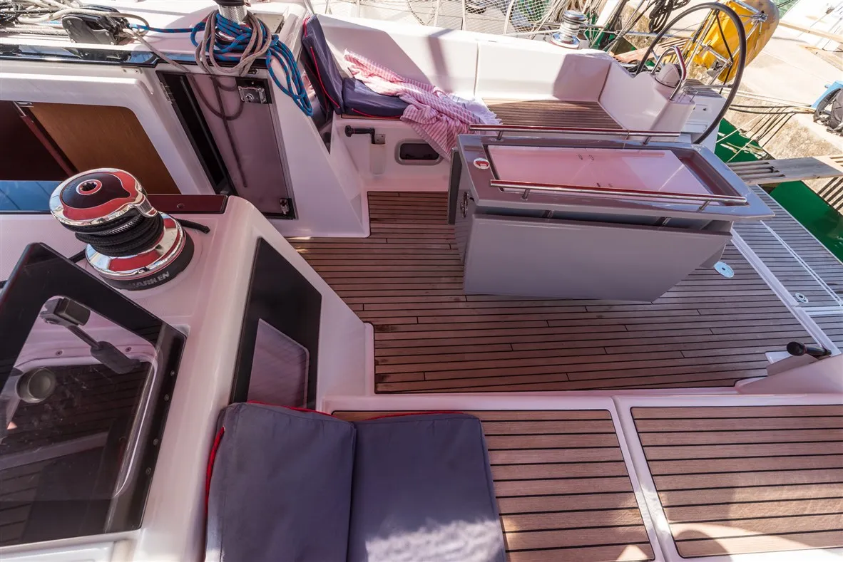 Oceanis 48 ULTRA DUBROVNIK — yacht photo 2