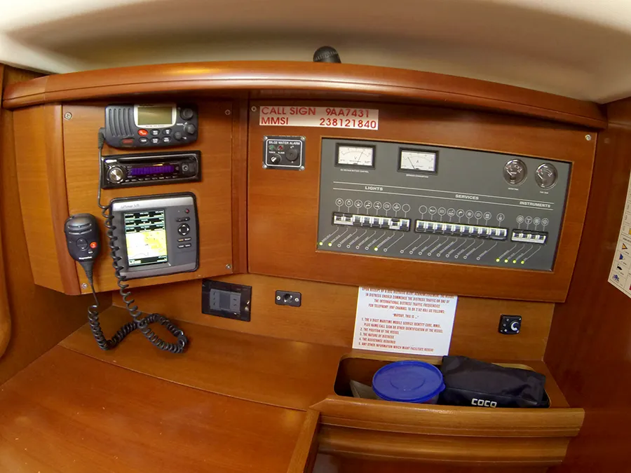 Grand Soleil 37 Sportski Vuk — yacht photo 2