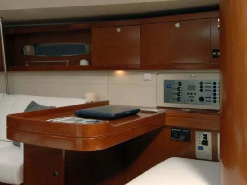 Oceanis 50 Family Flying Colours — foto dello yacht n. 11