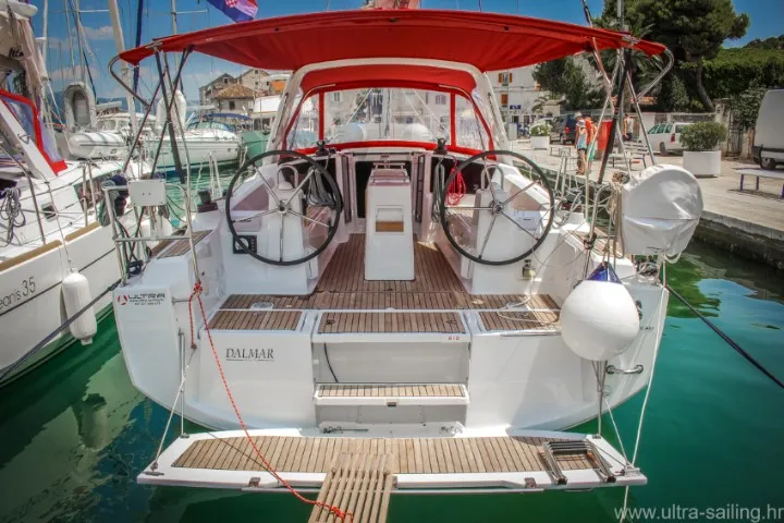 Oceanis 35 DALMAR — fotografia jachty 2