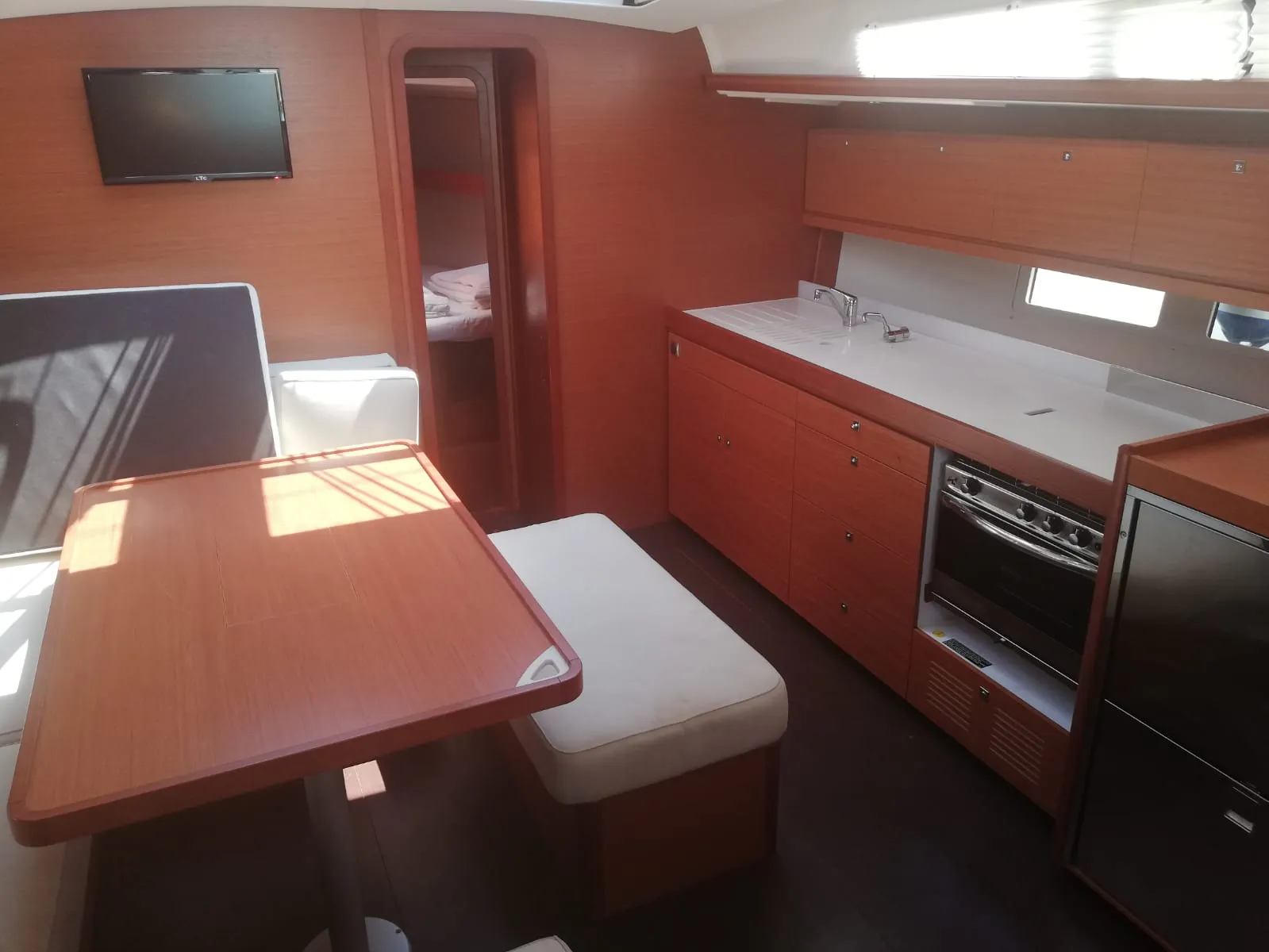 Dufour 460 Grand Large Cetina — снимка на яхтата 26