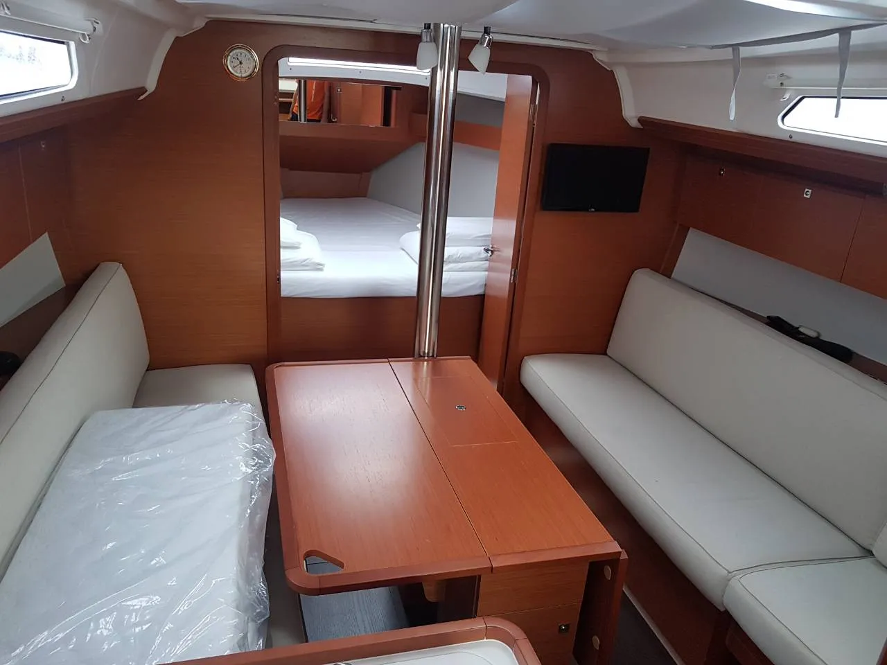 Dufour 360 Grand Large Krka — jahtikuva 13