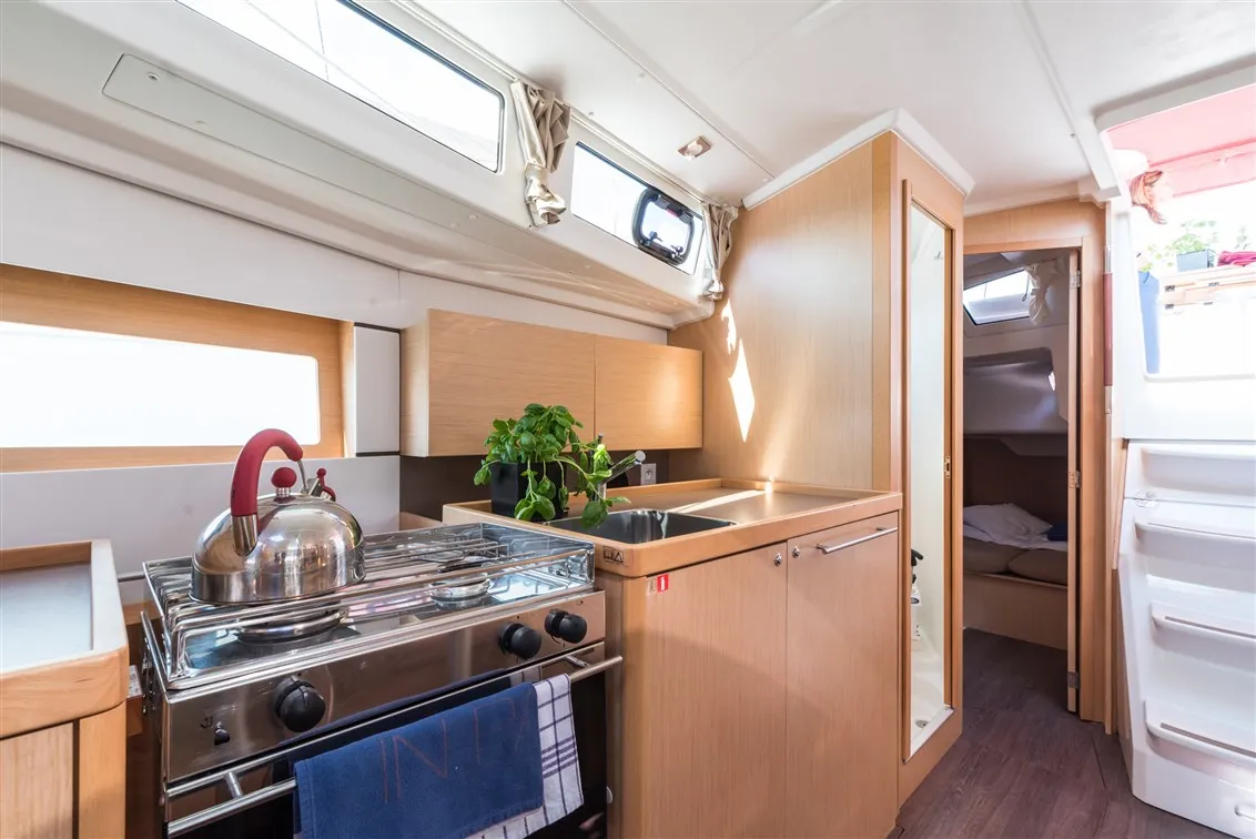 Oceanis 38 RUSALKA — fotografia jachty 2