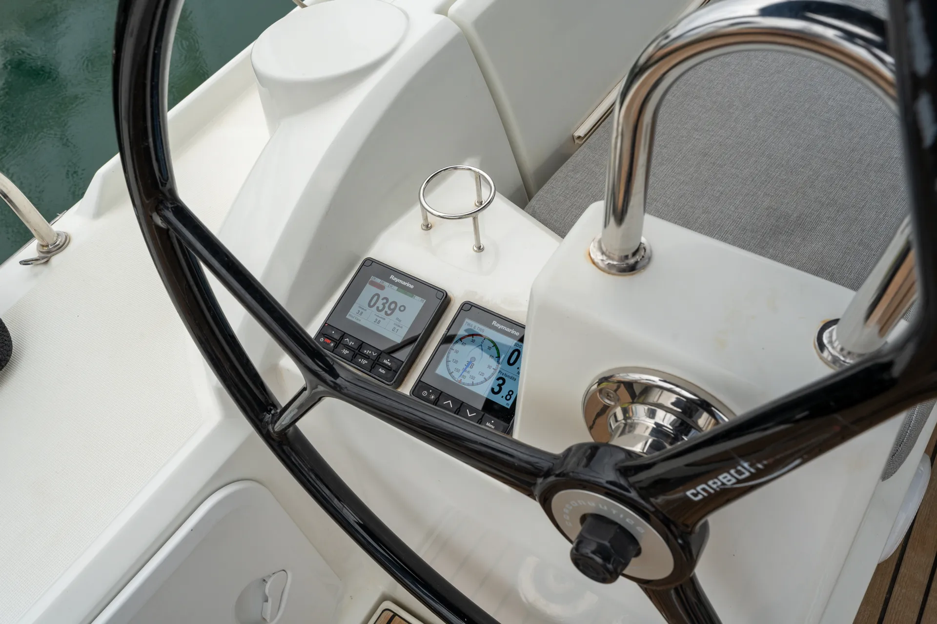 Oceanis 34.1 Pluto - Comfort line — foto dello yacht n. 2