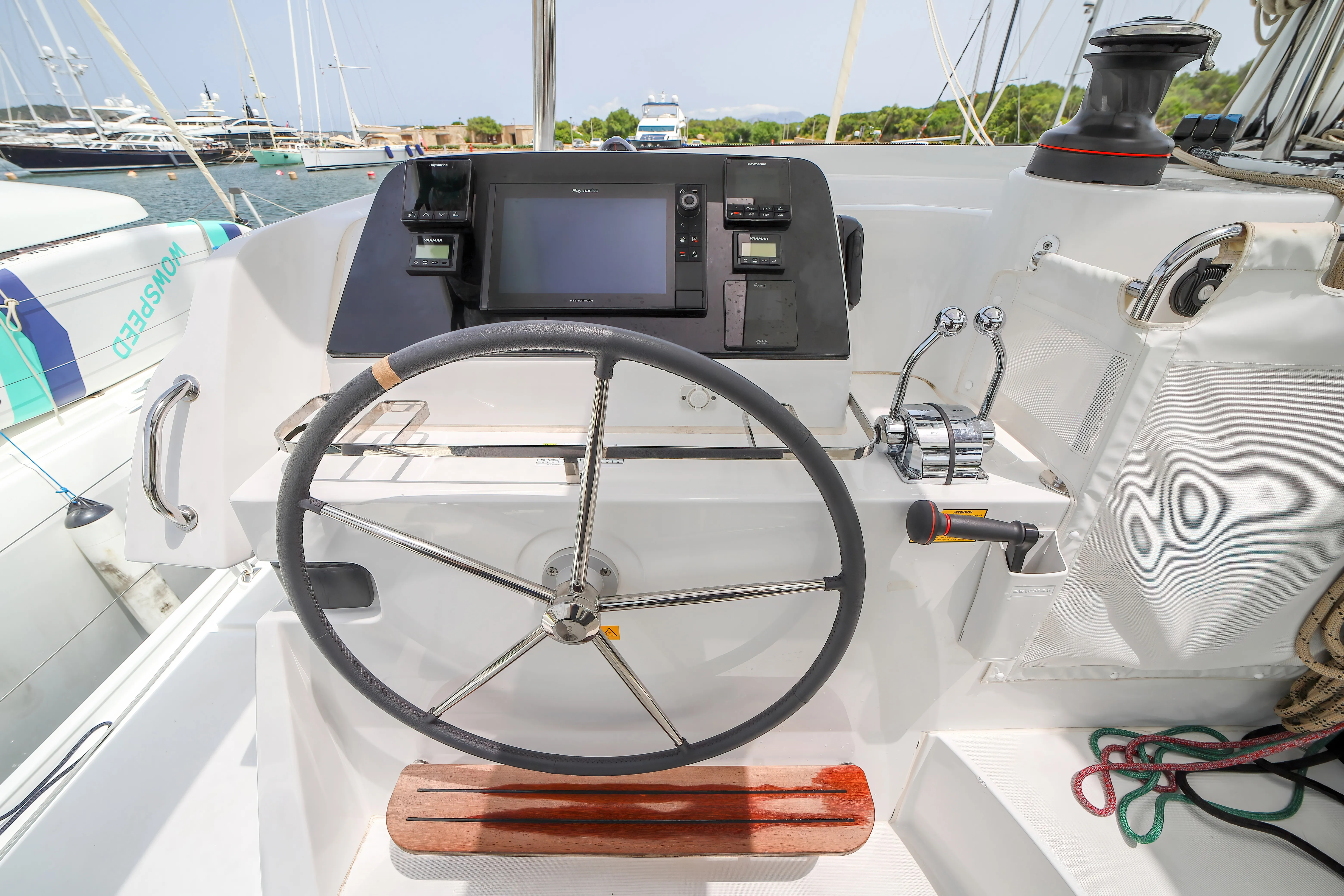 Lagoon 42 Panella - Premium line — фотография яхты 11