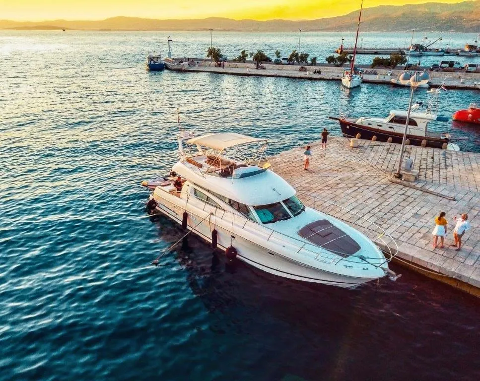 Prestige 46 Fly UNPLUGGED — yacht photo 5