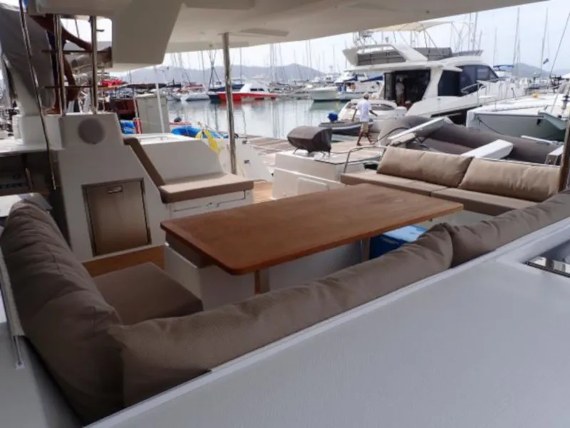 Saona 47 Lola 2 — foto dello yacht n. 4