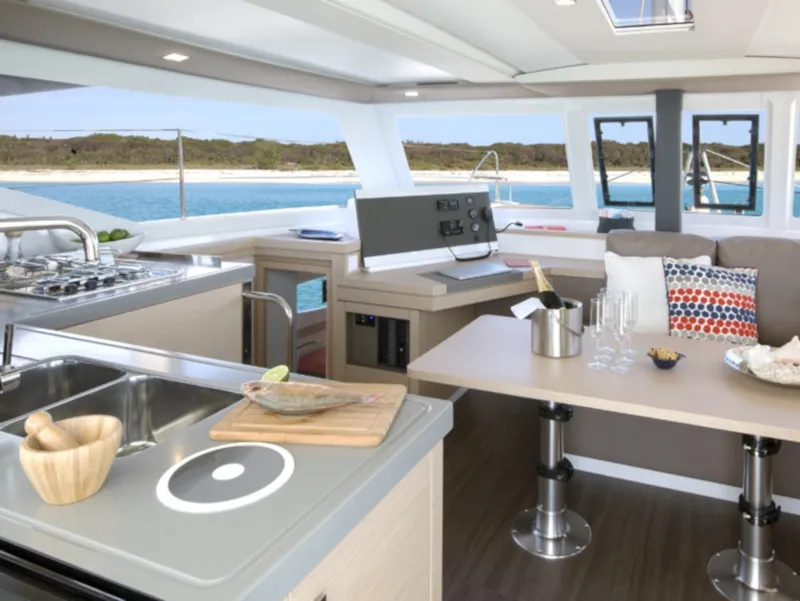 Lucia 40 Ginesta — yacht photo 3