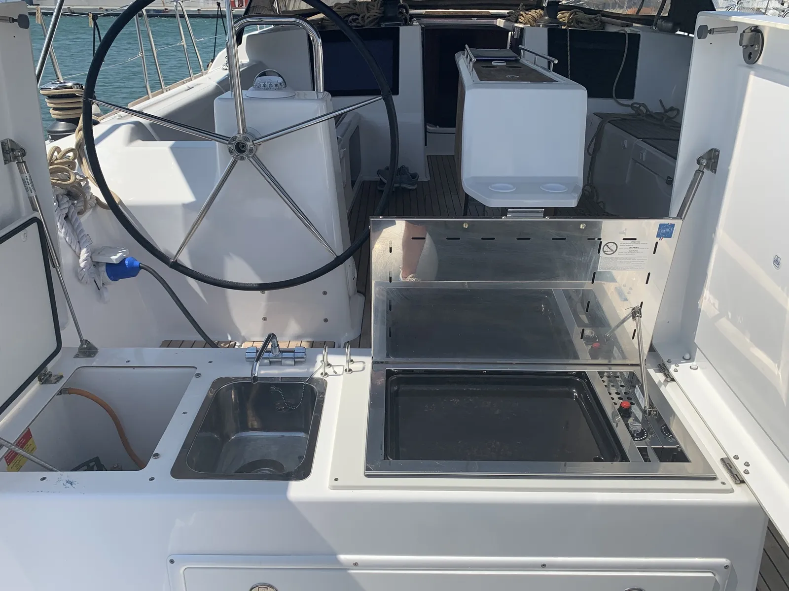 Dufour 460 Grand Large Fish N`Chips — фотография яхты 14