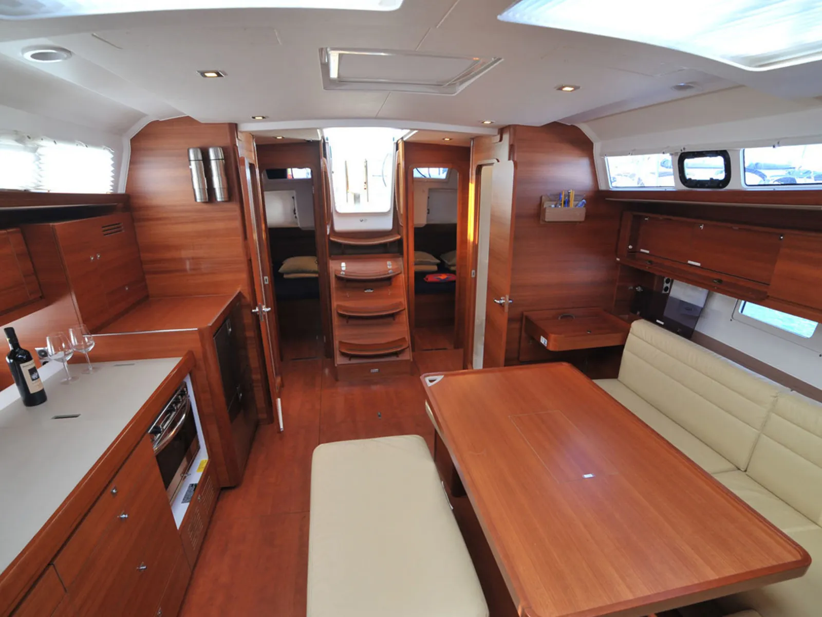 Dufour 460 Grand Large Fish N`Chips — фотография яхты 9