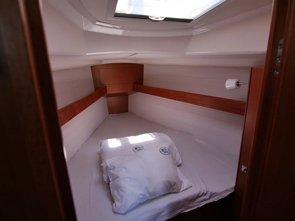 Bavaria Cruiser 34 BELLA — фотография яхты 5
