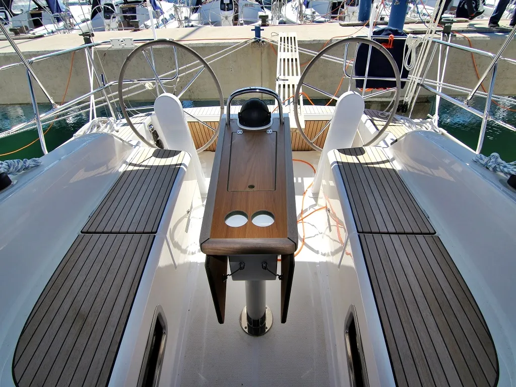 Bavaria Cruiser 34 BELLA — фотография яхты 4