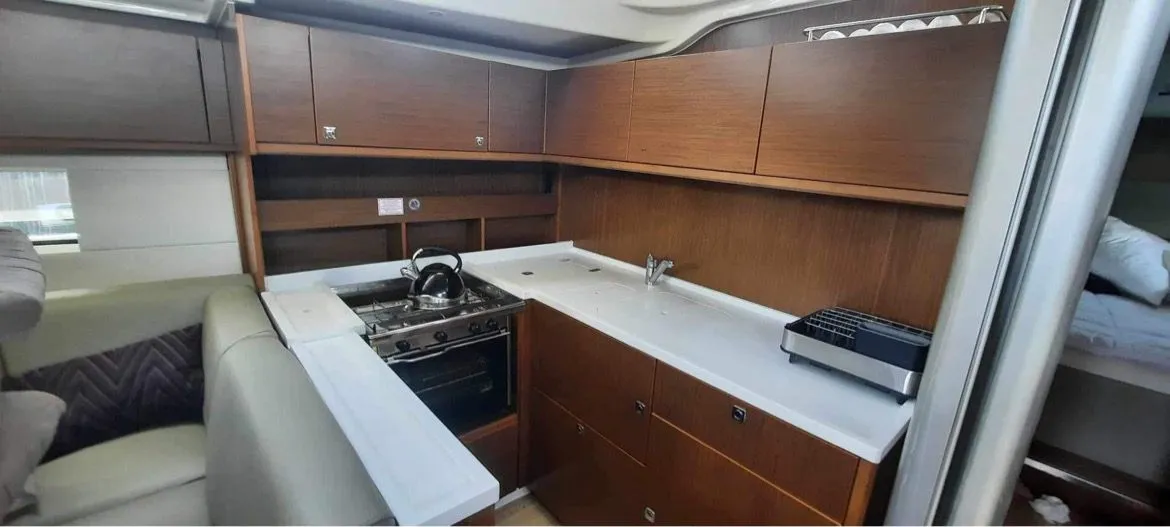 Bavaria C57 — yacht photo 6