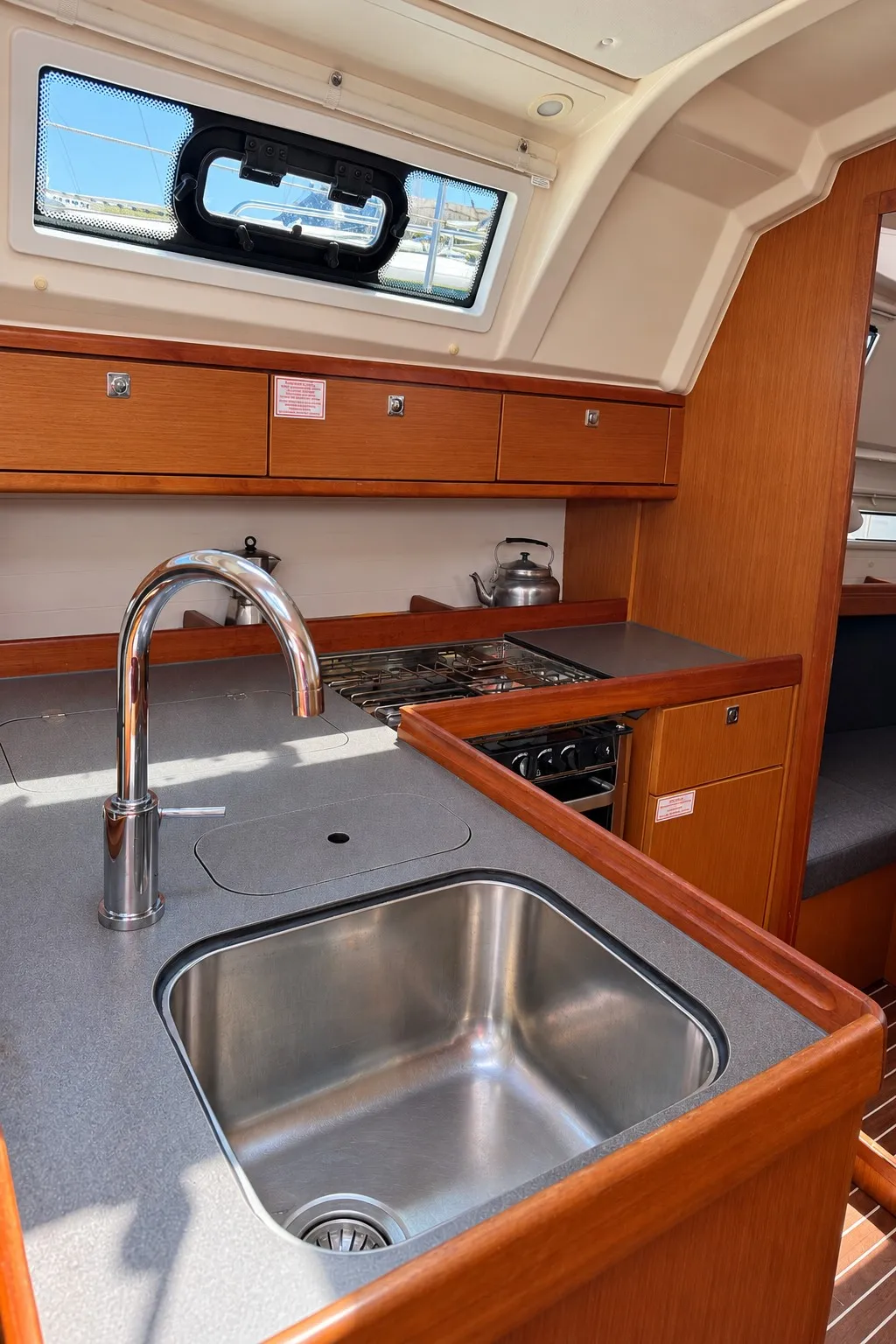 Bavaria 37 Francesca — Yachtfoto 4