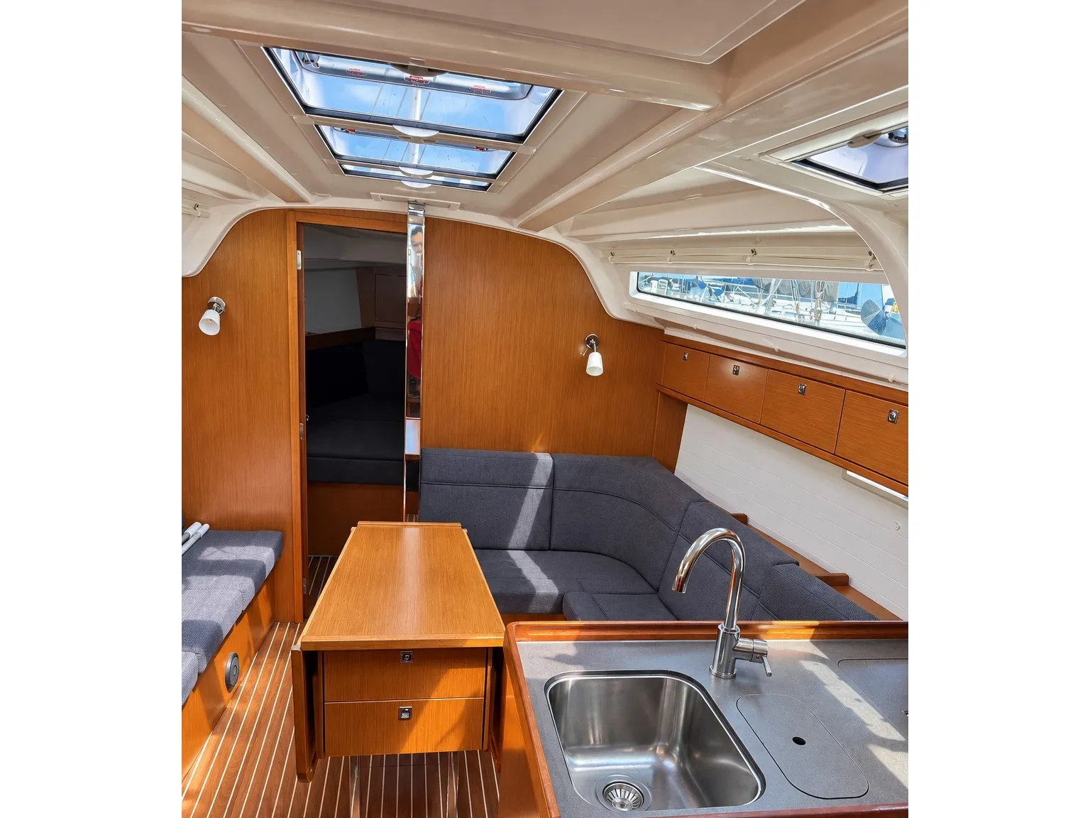 Bavaria 37 Francesca — Yachtfoto 5