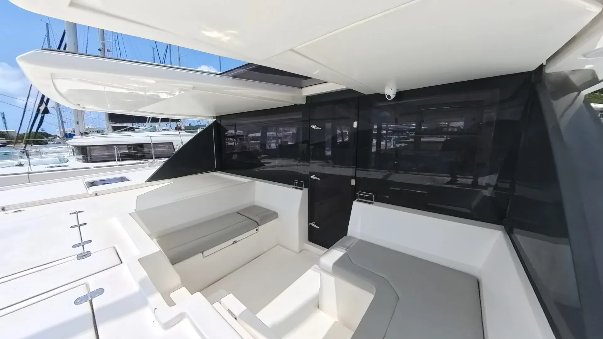 Moorings 5000 Diamond Girl — fotografia jachty 14