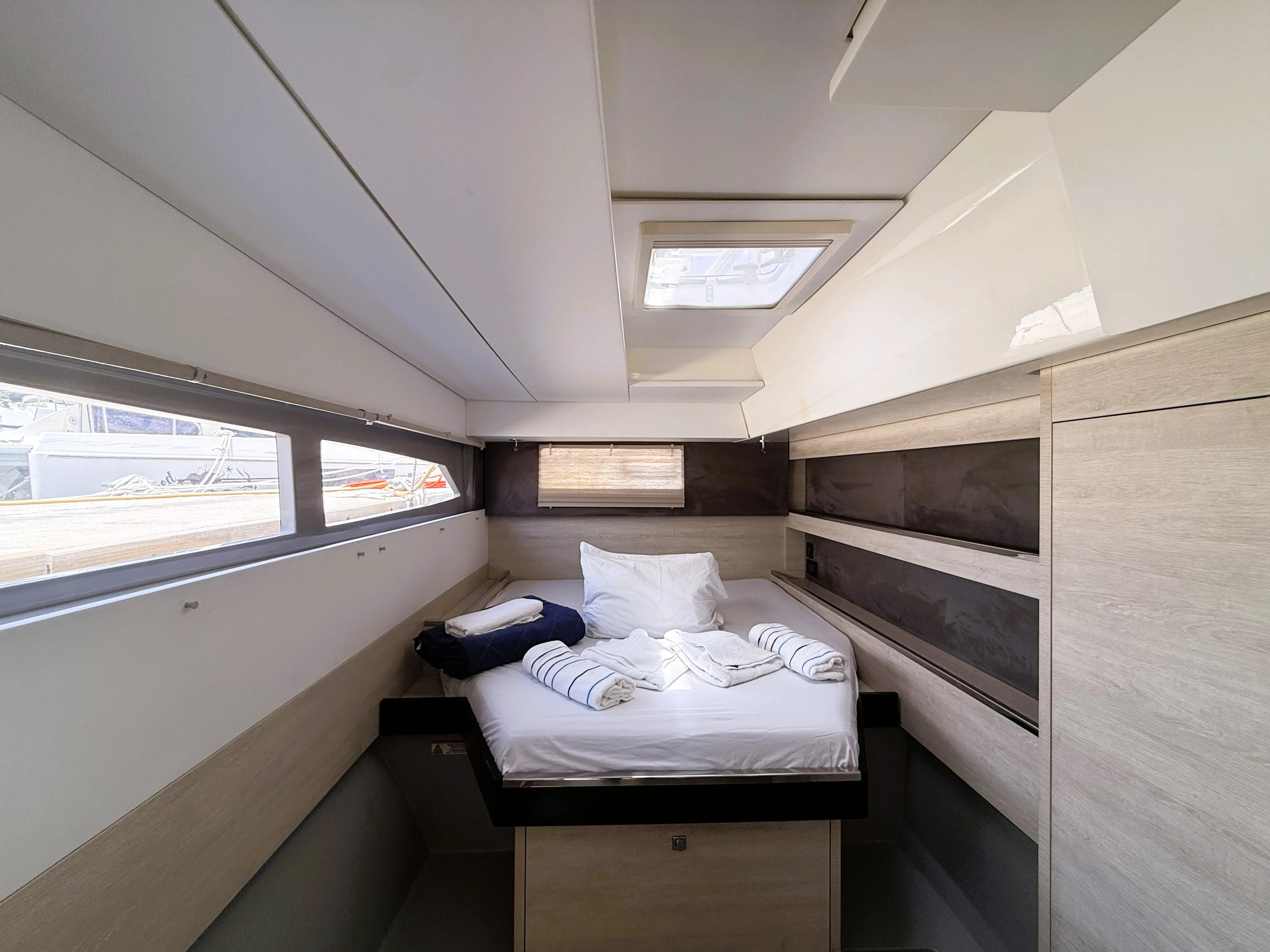Moorings 5000 Diamond Girl — fotografia jachty 15