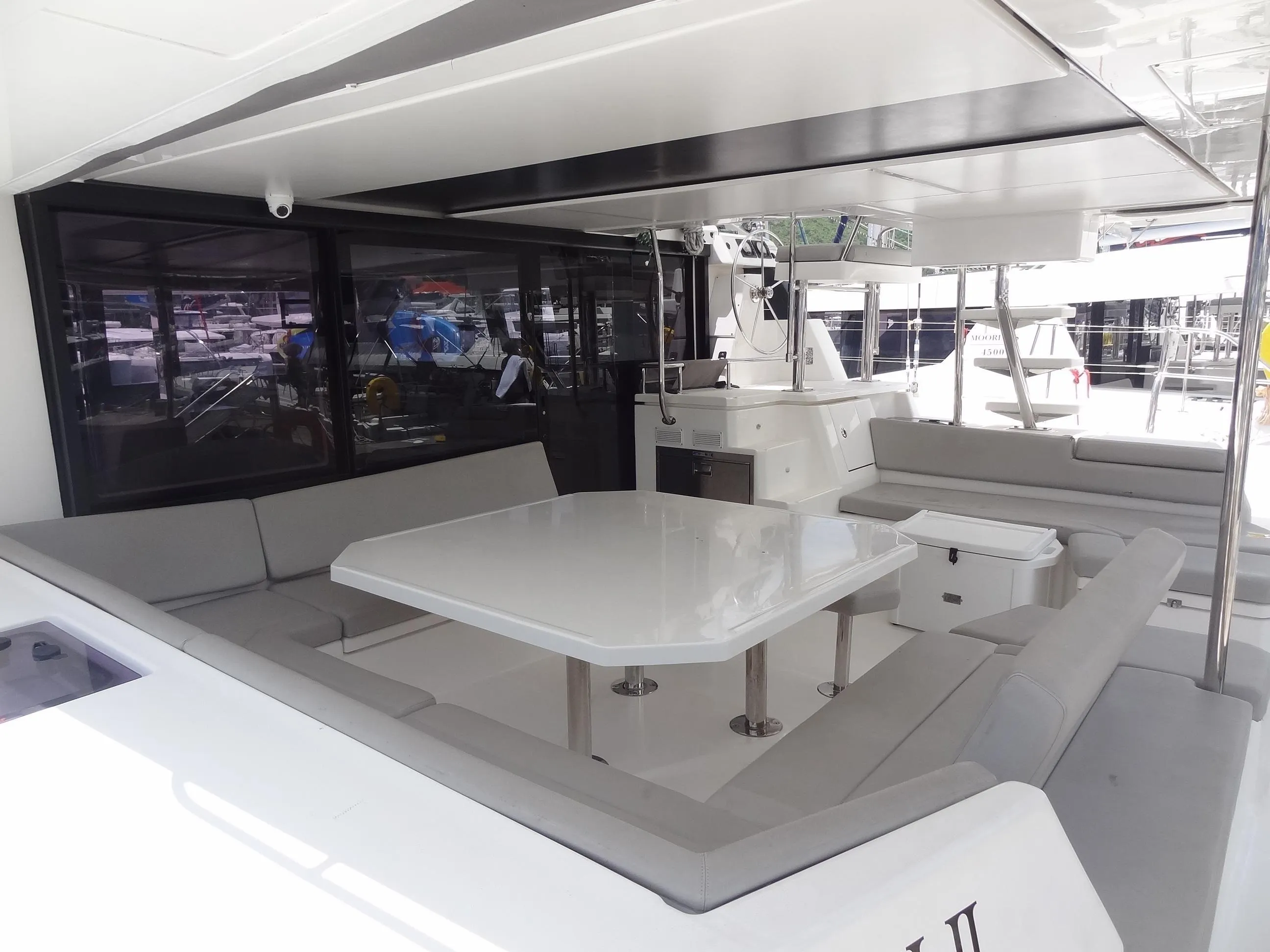 Moorings 5000 Diamond Girl — fotografia jachty 3