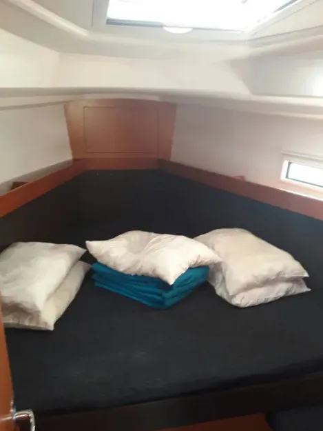 Bavaria Cruiser 37 John K — foto dello yacht n. 7