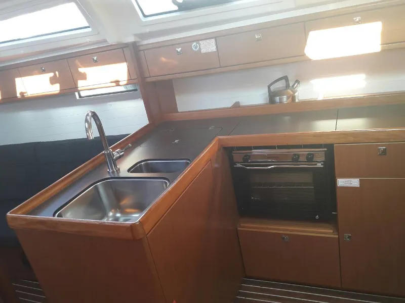 Bavaria Cruiser 37 John K — foto dello yacht n. 2