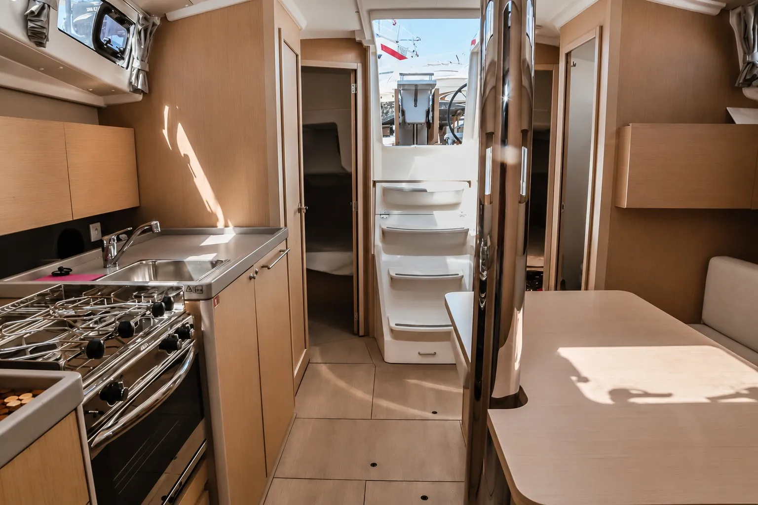 Oceanis 38.1 Sea Wolf — Yachtfoto 4