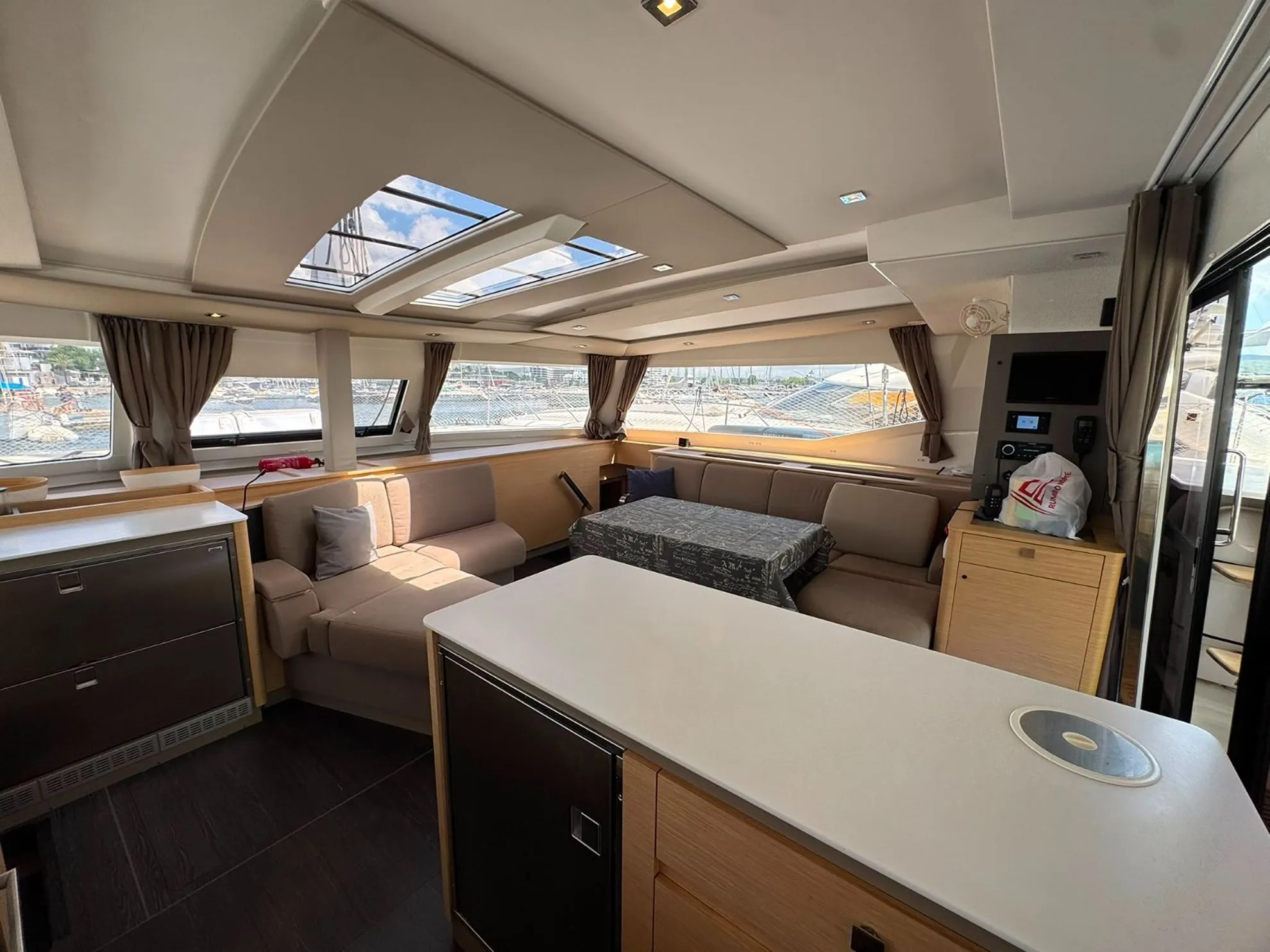 Aura 51 Pacifico — снимка на яхтата 7