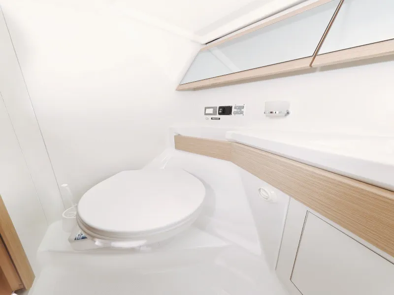 Oceanis 46.1 MR. WHITE — фотография яхты 63