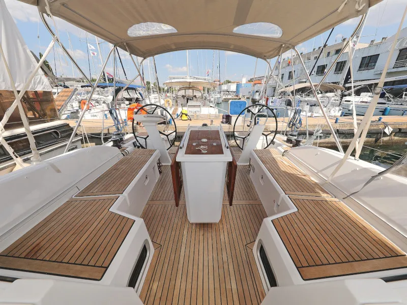 Oceanis 46.1 MR. WHITE — фотография яхты 55