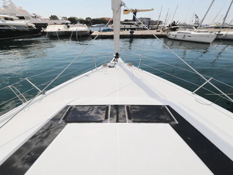 Oceanis 46.1 MR. WHITE — фотография яхты 73