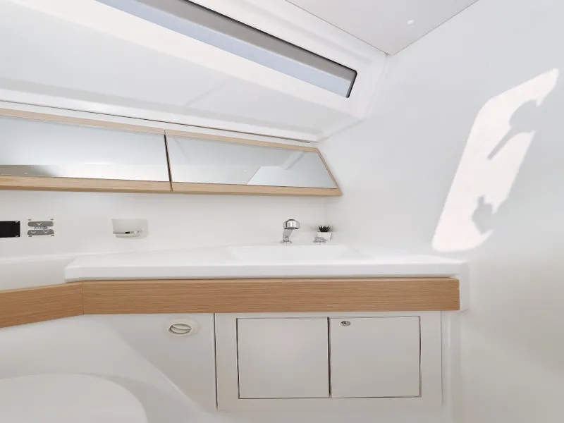 Oceanis 46.1 MR. WHITE — фотография яхты 14