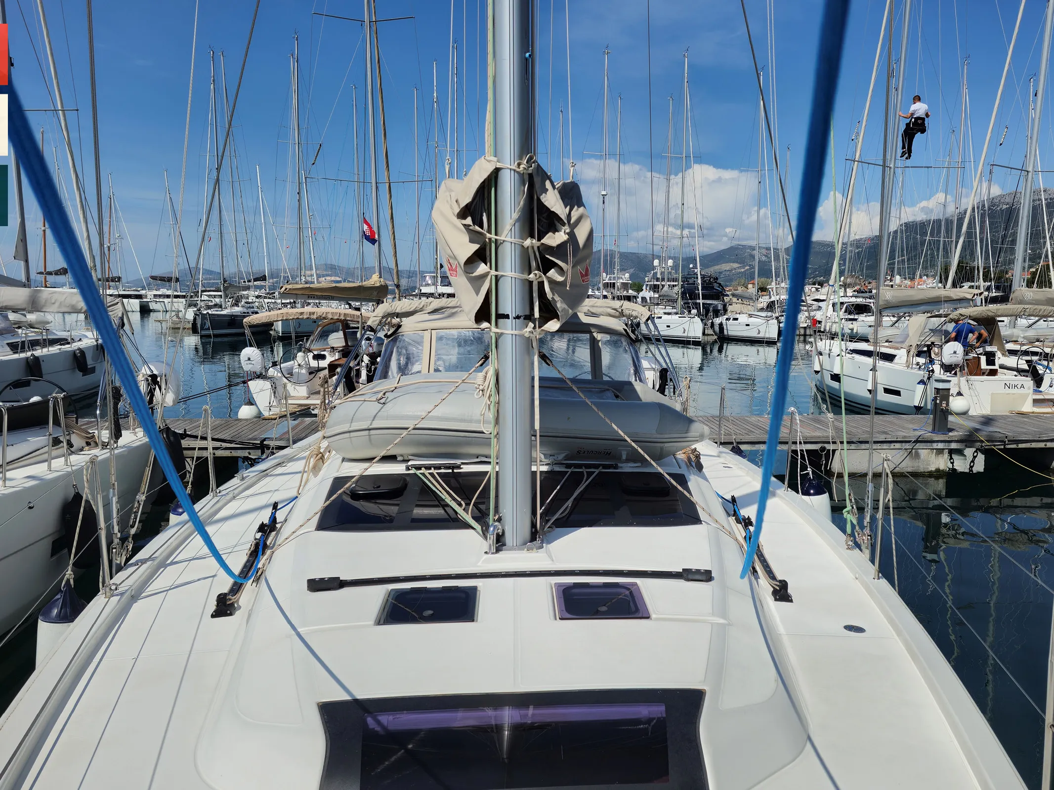 Dufour 430 Vivo — фотография яхты 23