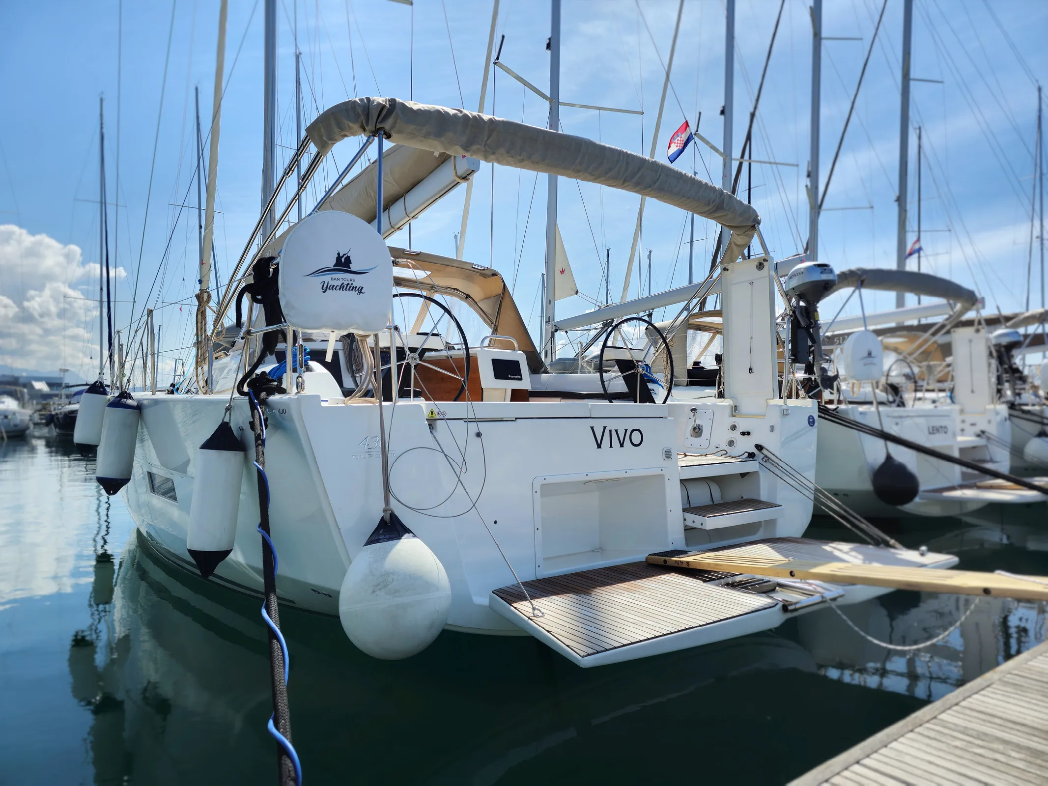 Dufour 430 Vivo — фотография яхты 22