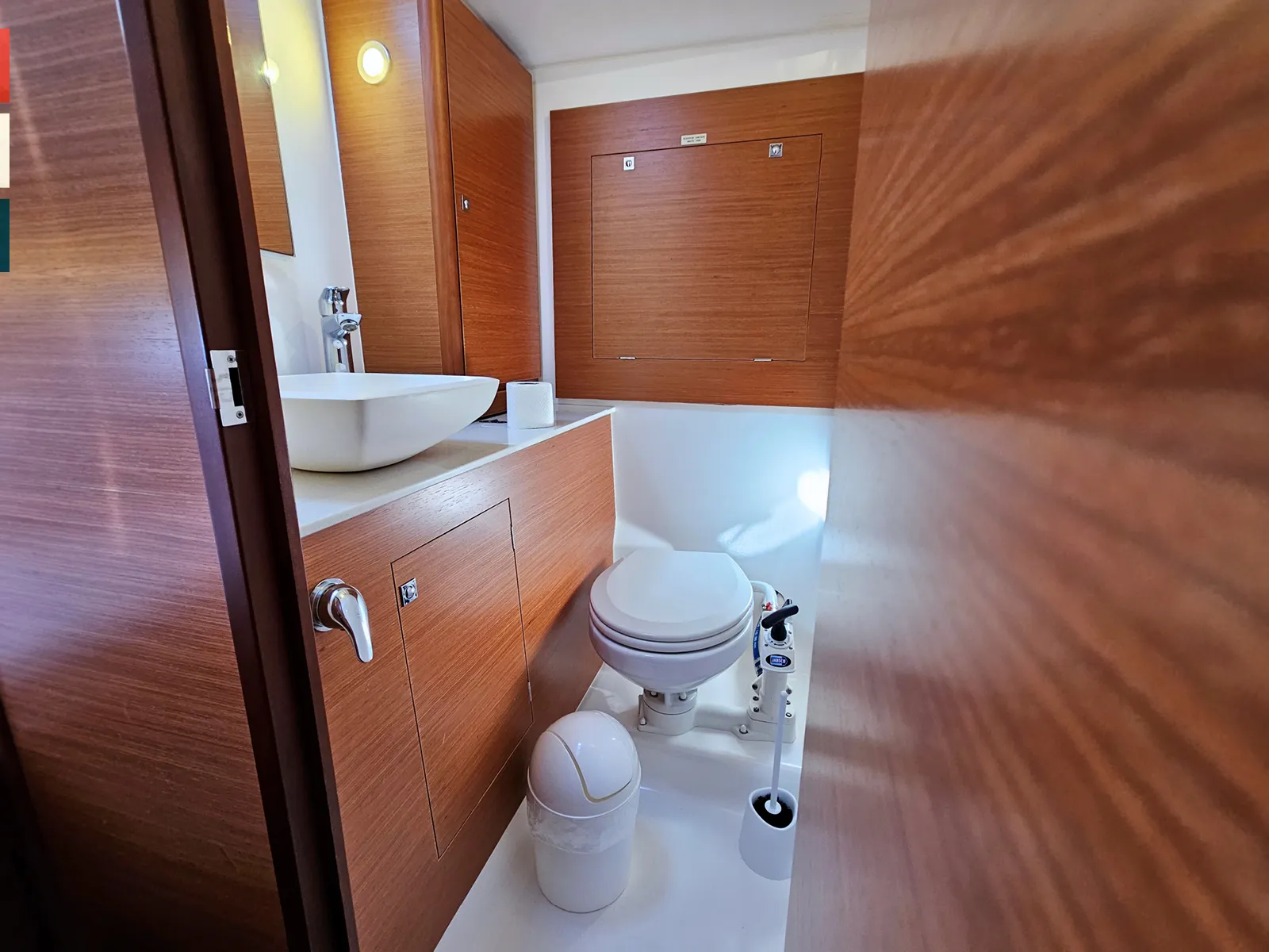 Dufour 390 Grand Large Sara — фотография яхты 12