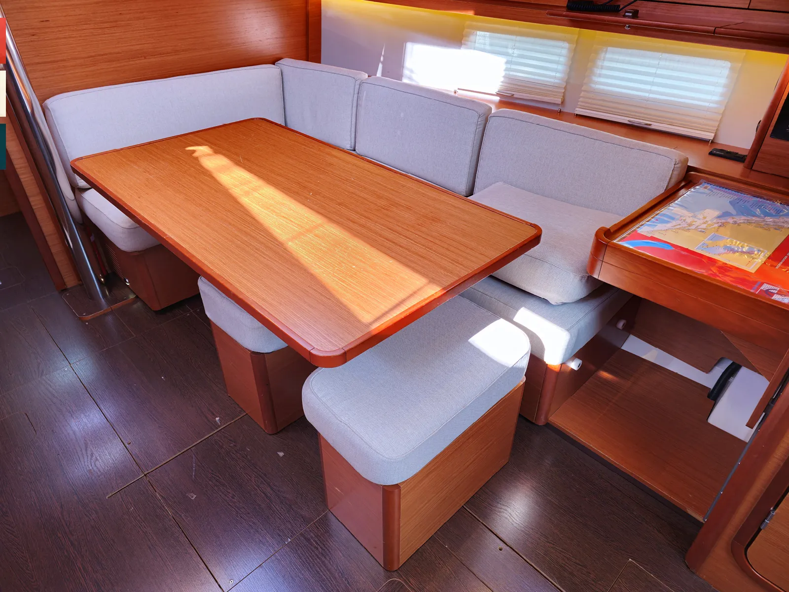 Dufour 390 Grand Large Sara — фотография яхты 21