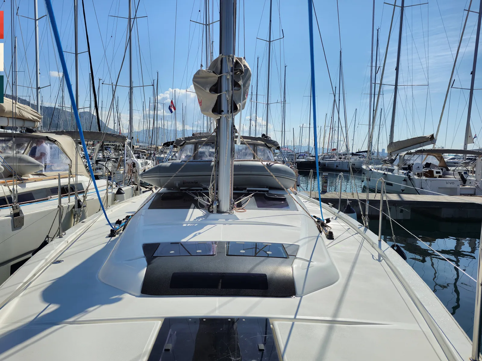 Dufour 390 Grand Large Sara — фотография яхты 30