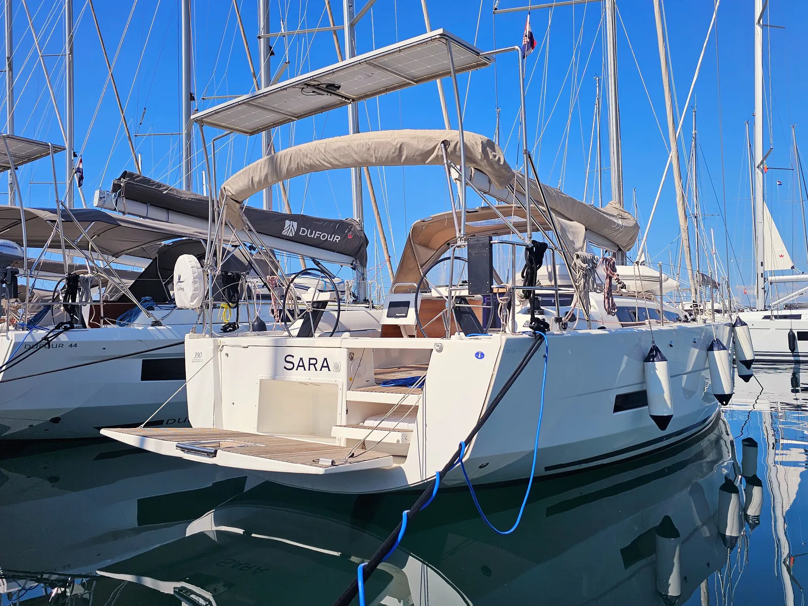 Dufour 390 Grand Large Sara — фотография яхты 38
