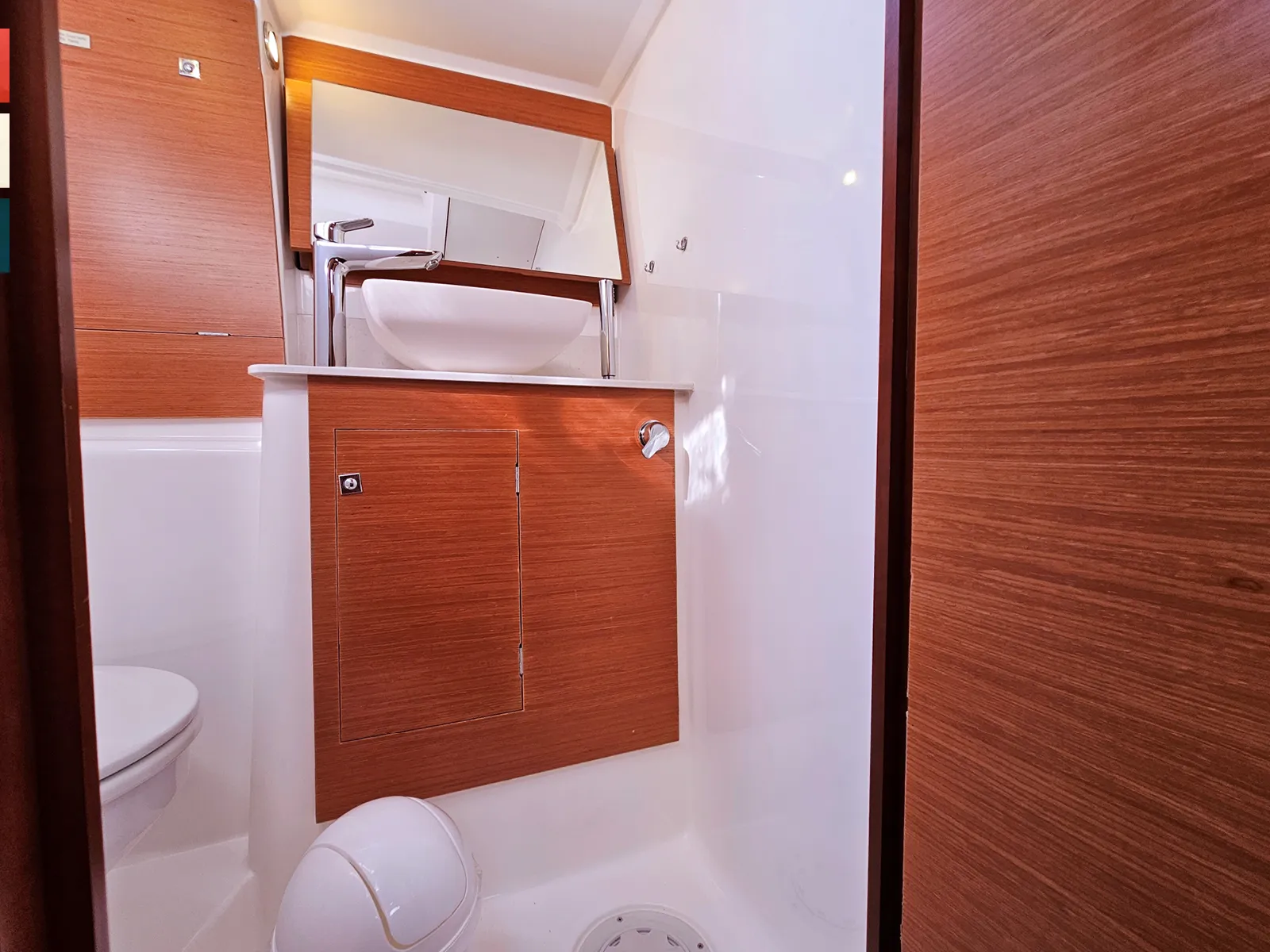 Dufour 390 Grand Large Sara — фотография яхты 20