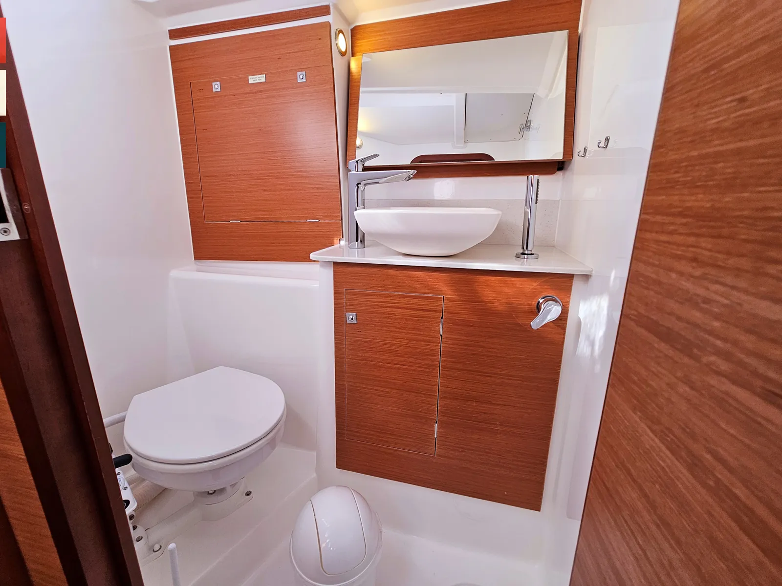 Dufour 390 Grand Large Sara — фотография яхты 13