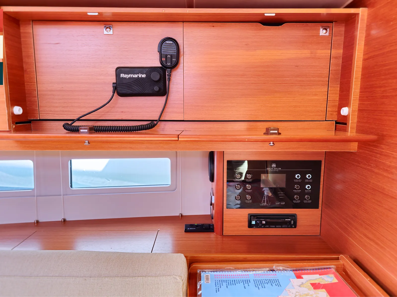 Dufour 390 Grand Large Nika — фотография яхты 8