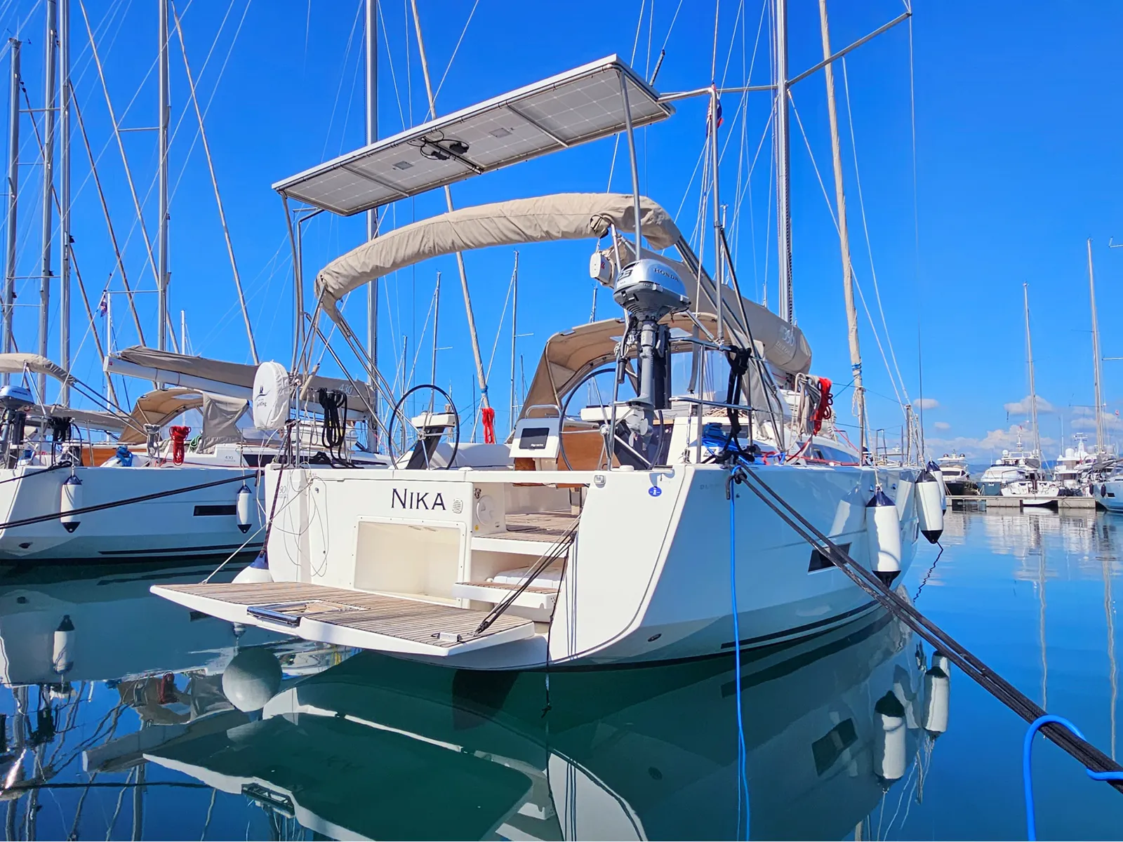 Dufour 390 Grand Large Nika — фотография яхты 15